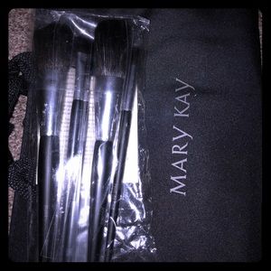 Mary Kay make up brush set